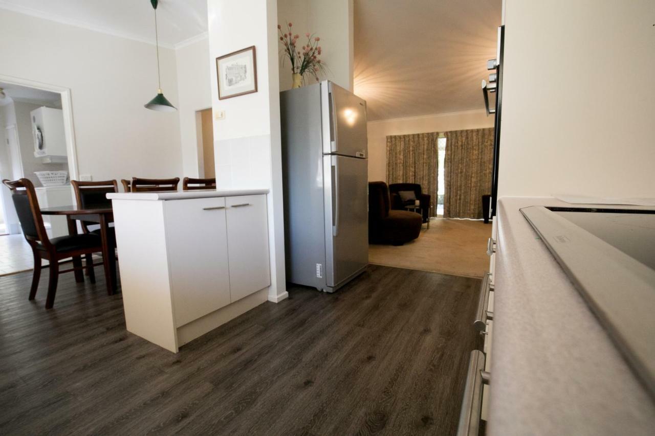 The Birch House - Silver Birches Accommodation Bright Exterior foto